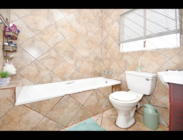 2 BEDROOM APARTMENT FOR SALE IN BRAMLEY VIEW